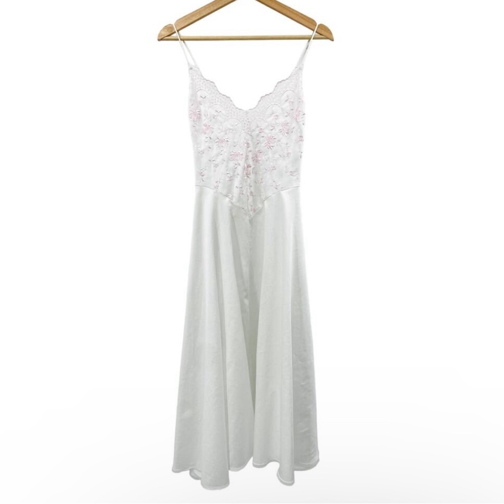 Vintage Victoria Secret M white embroidered slip midi dress